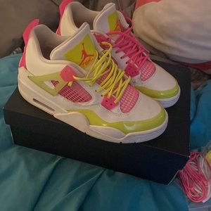 Jordan 4 retro se big kid size 6y